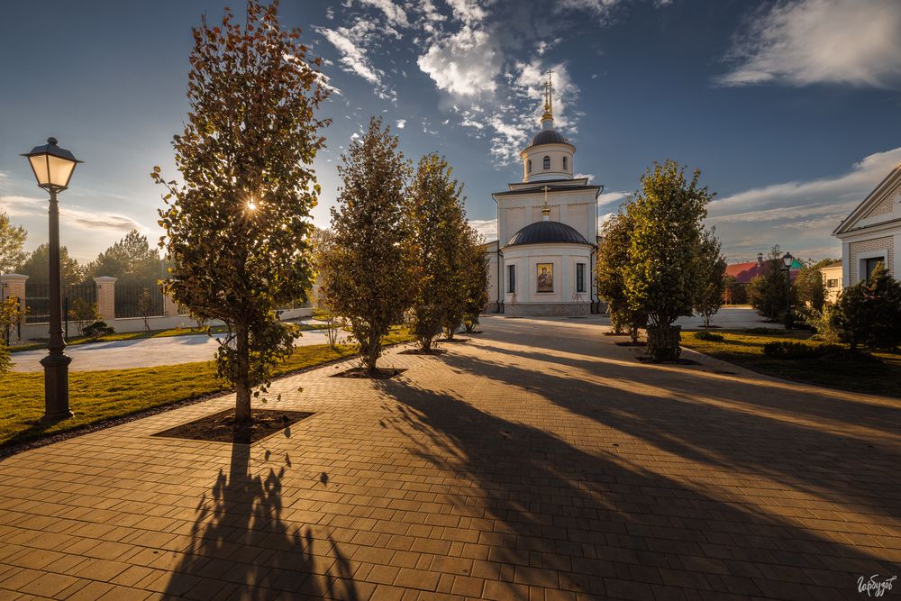 Храм Смоленской иконы Божией Матери в Бунырёво. Тульская область.