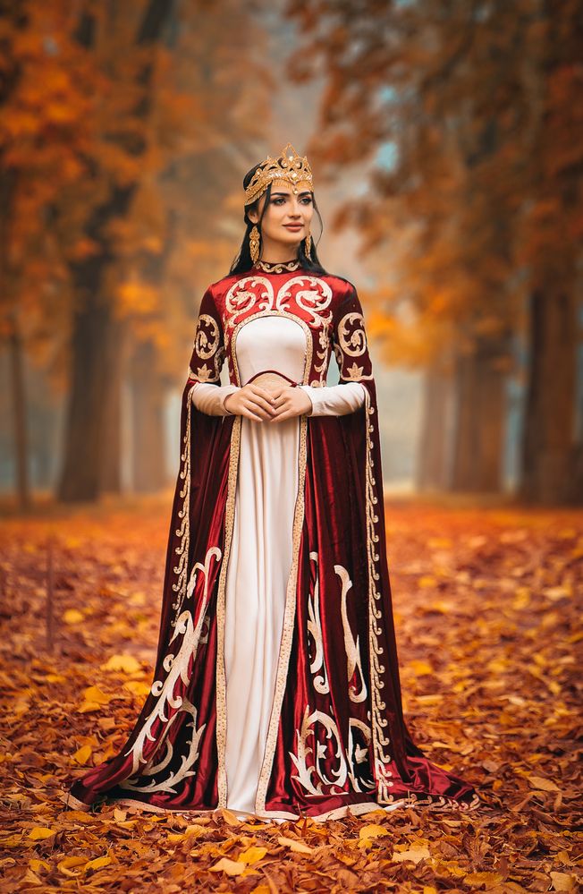 Шахерезаде в осеним лесу