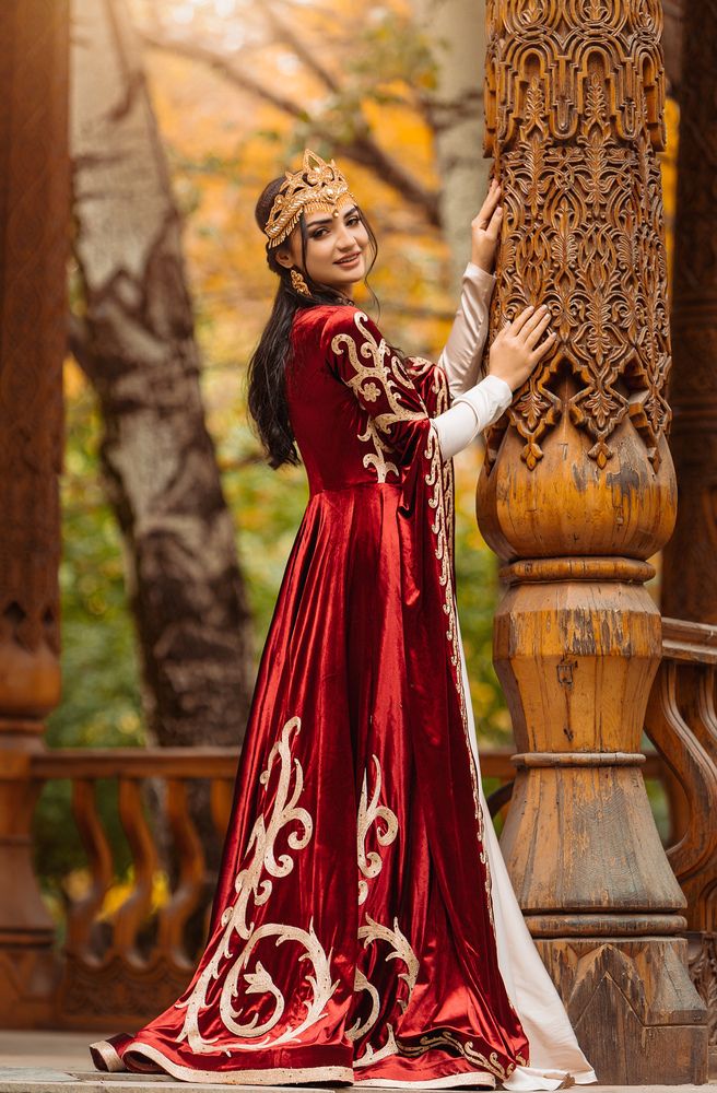 Шахерезаде в осеним лесу