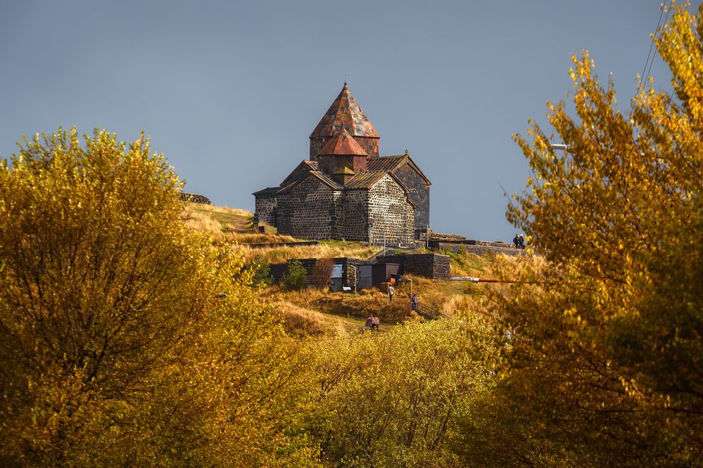 Севанаванк осенью