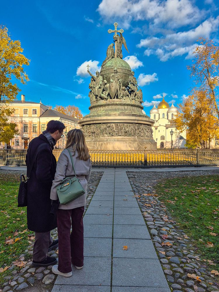 В Великом золотая осень