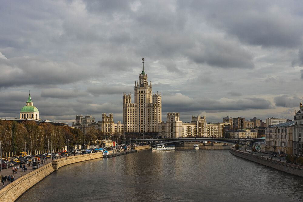 А я иду, шагаю по Москве....