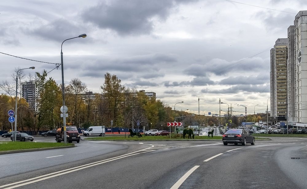 По Москве
