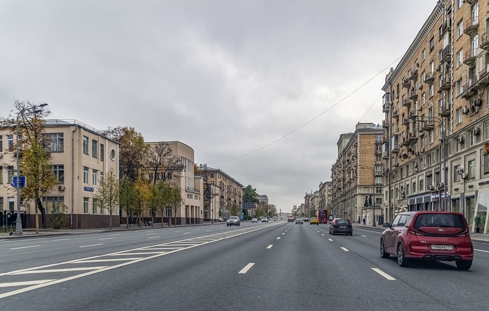 По Москве