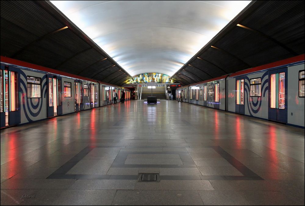 станция метро Черкизовская . Москва