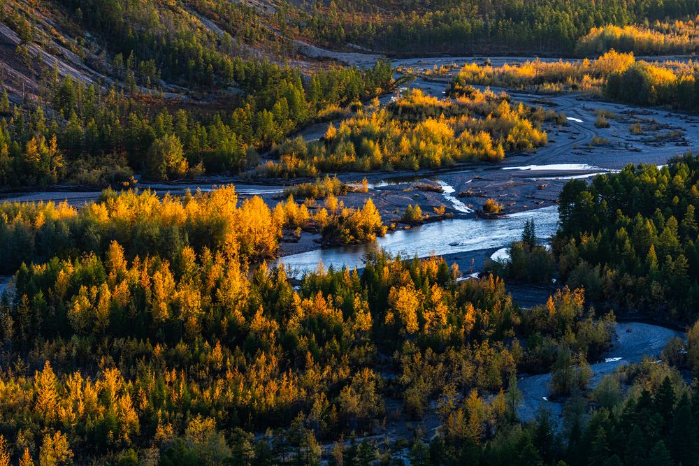 Долина реки Хета. Хетские столбы. Колыма