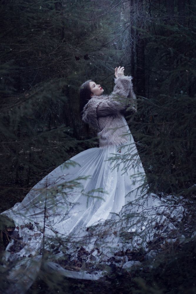 / The Snow Queen_/ Part Two -First snow-