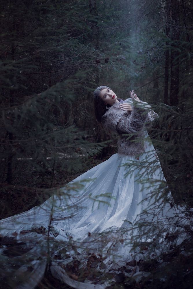 / The Snow Queen_/ Part Two -First snow-