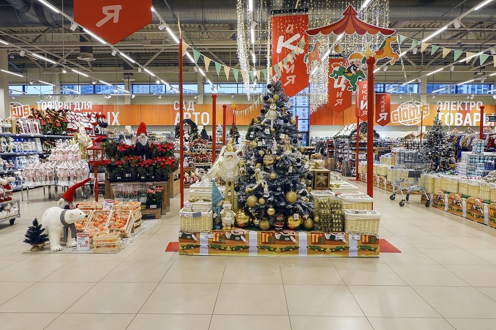 Магазины наряжаются