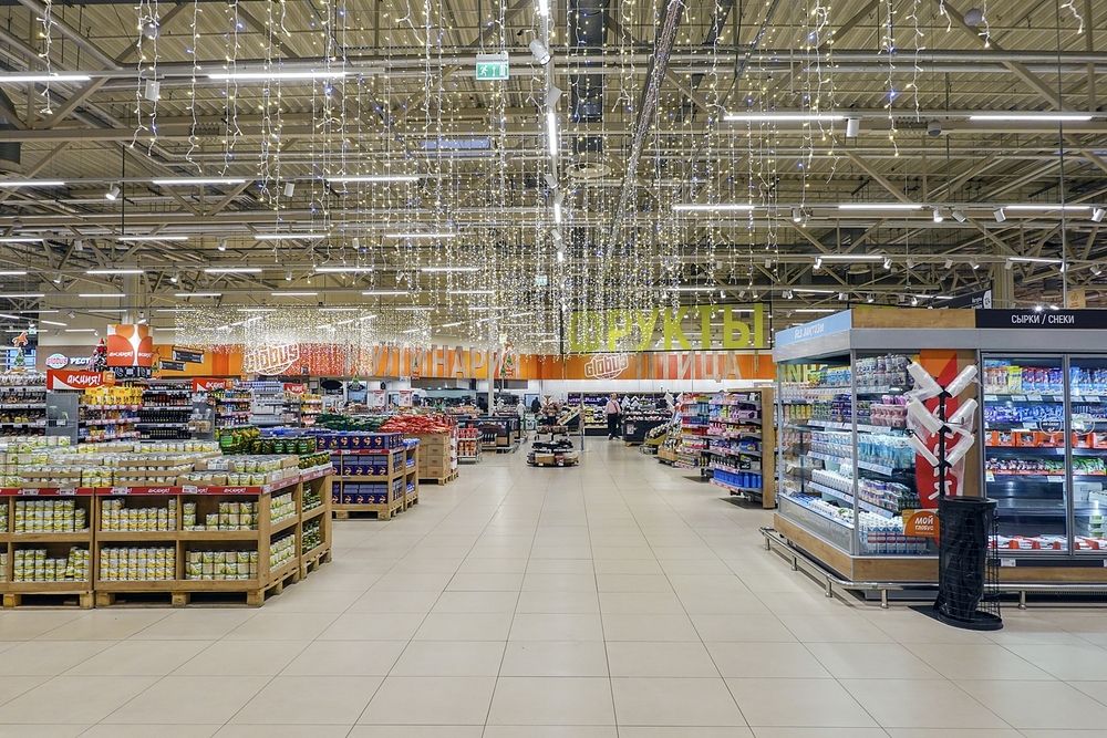 Магазины наряжаются