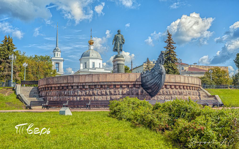 Русская земля, да будет богом хранима!