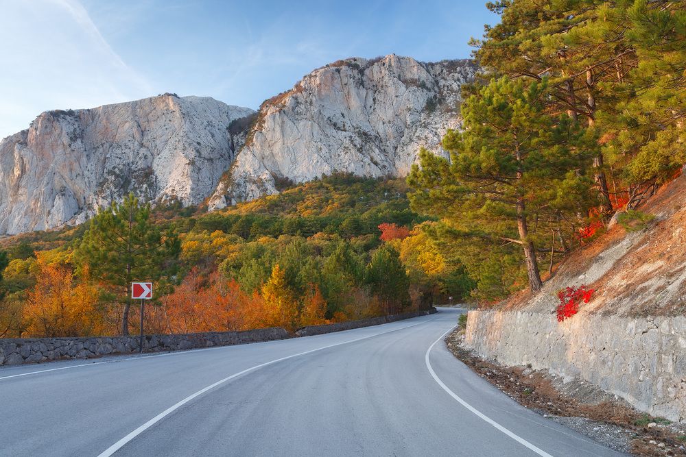Старое Севастопольское шоссе. Дорога осени.