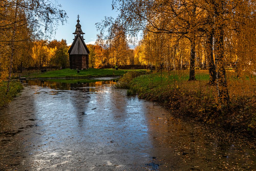 Осенние краски Костромской слободы