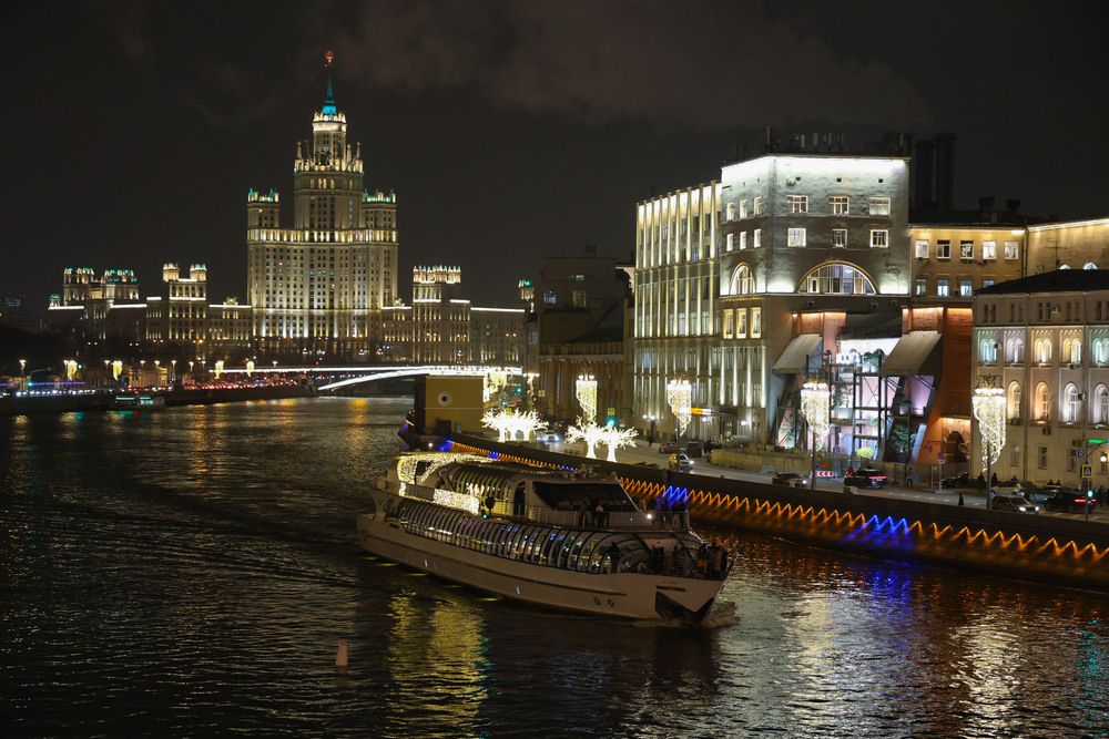Ночная москва река..