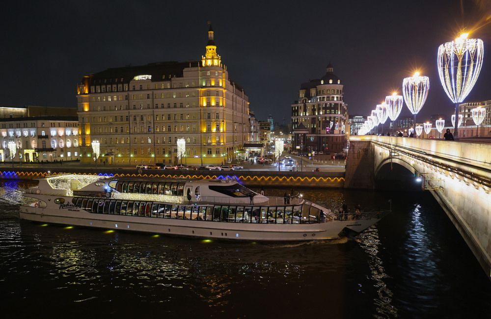 Ночная москва река..