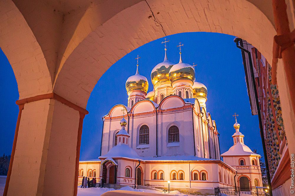 Синий час в обители