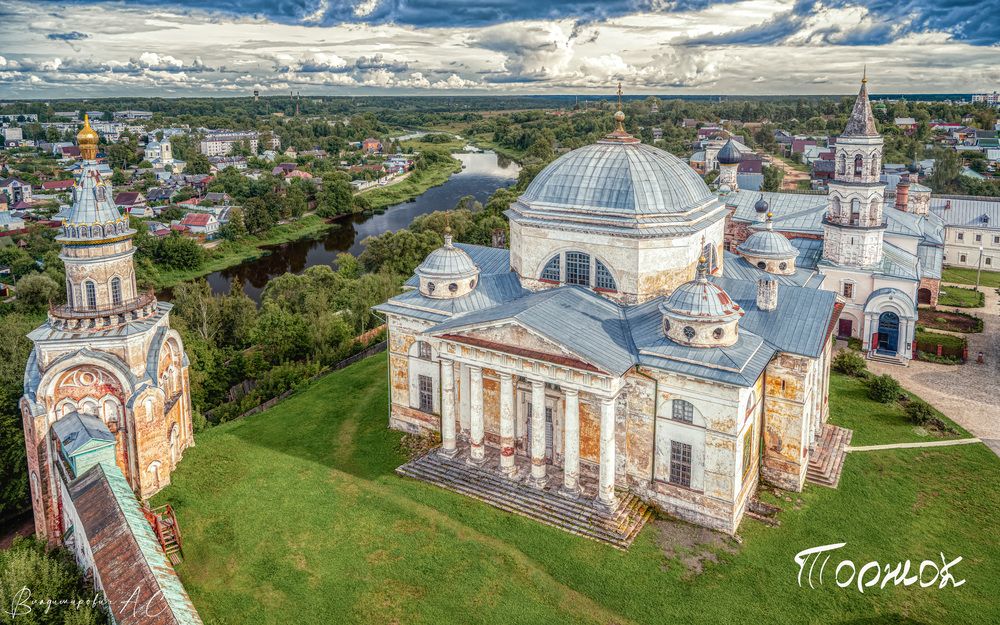Борисоглебский монастырь с высоты.
