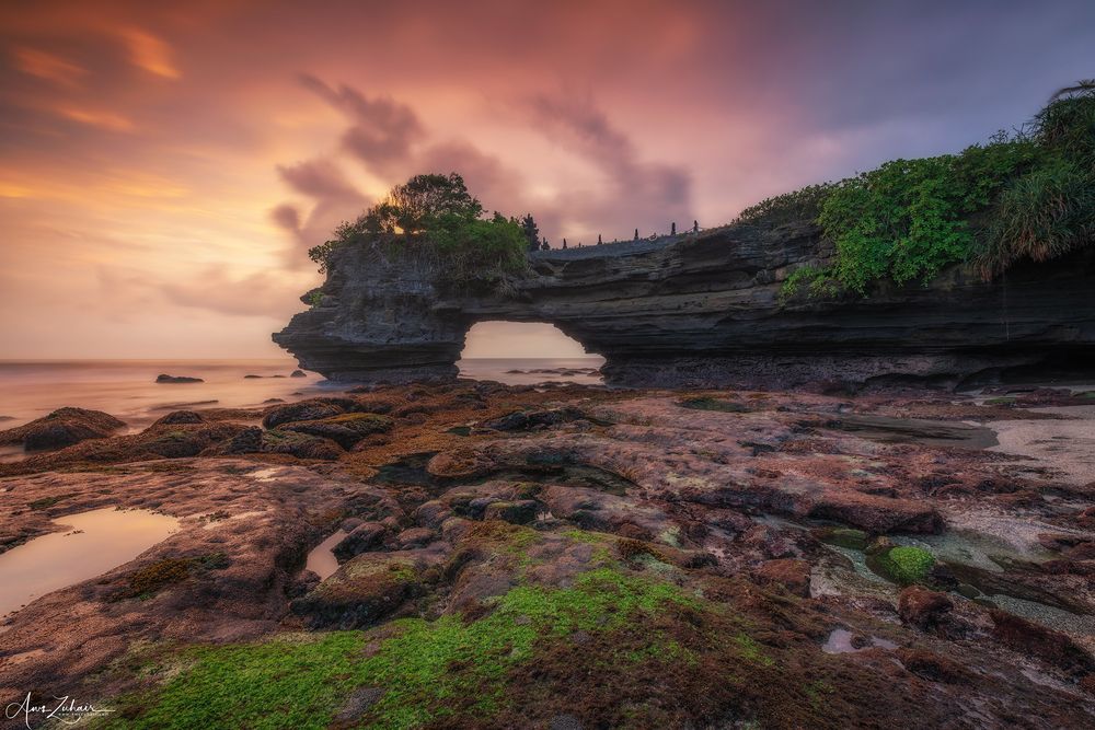 Batu Bolong Temple