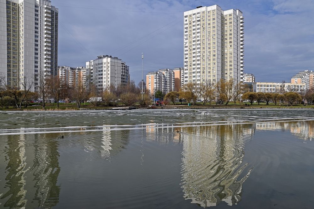Апрель на городском пруду
