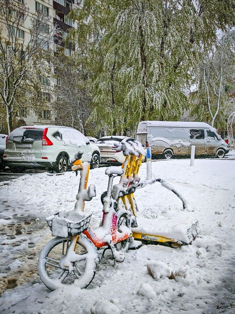 Снегопад в Москве 27 апреля