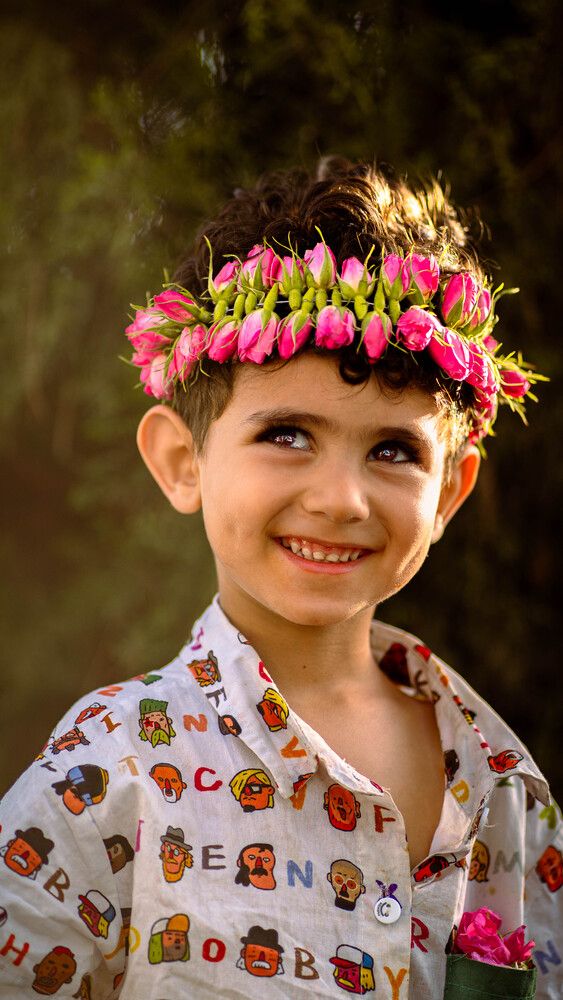 girl with flower ring