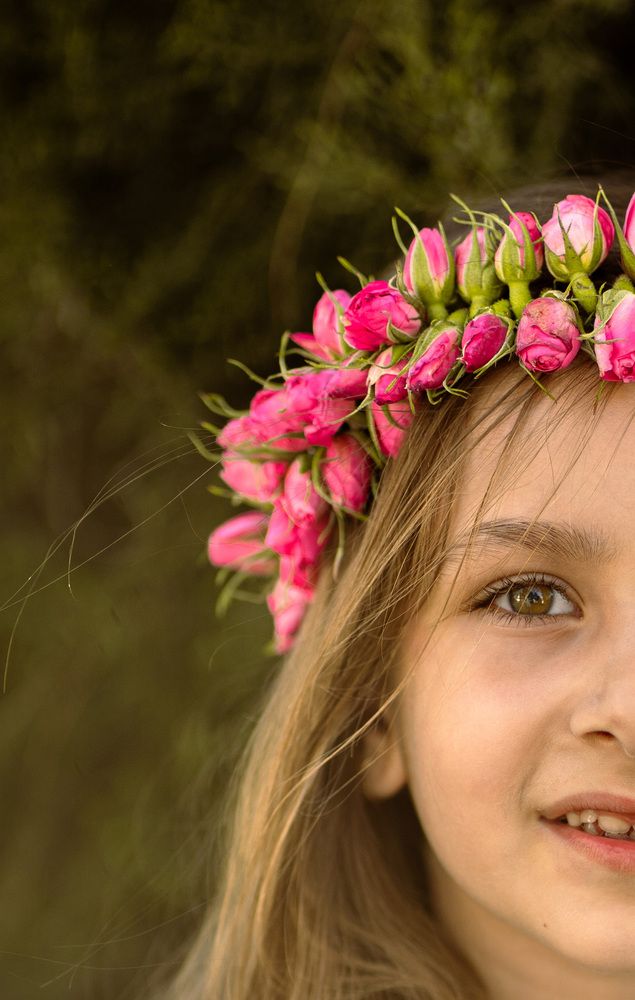 girl with flower ring
