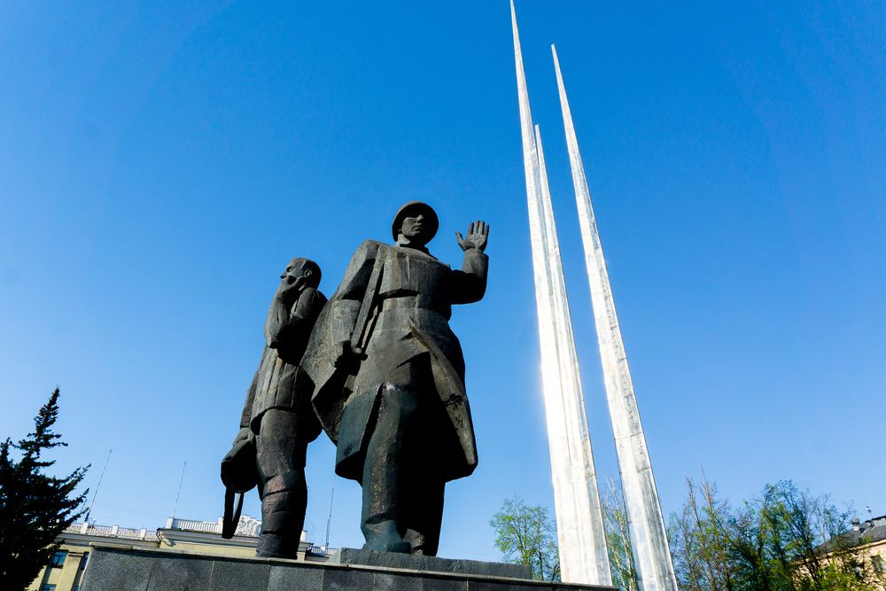 Площадь Победы Тула. Три штыка.