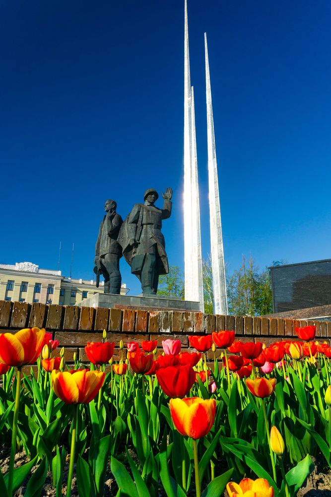 Площадь Победы Тула. Три штыка.