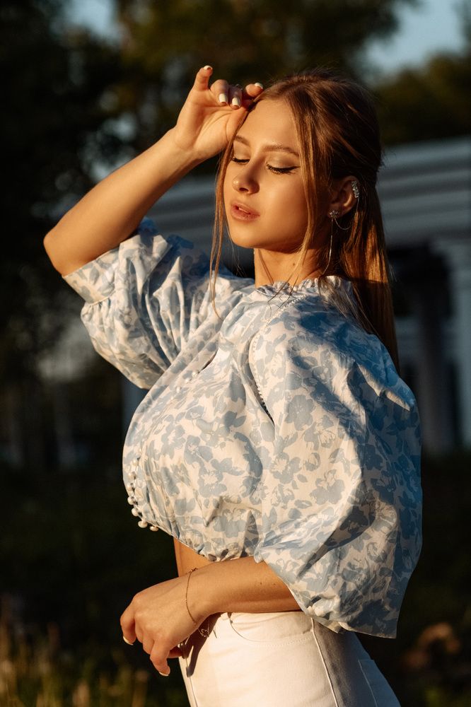 И
