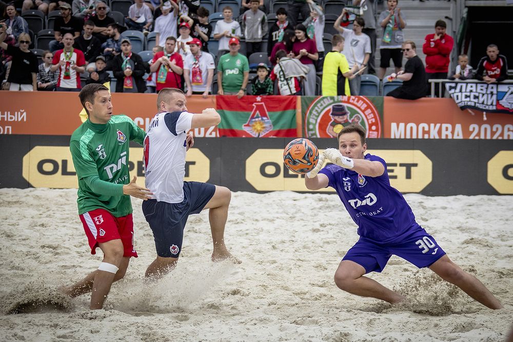 Второй этап OLIMPBET Чемпионата России 2026 по пляжному футболу: ЦСКА - \"Локомотив\" - 4:4 (4 : 5 пенальти).