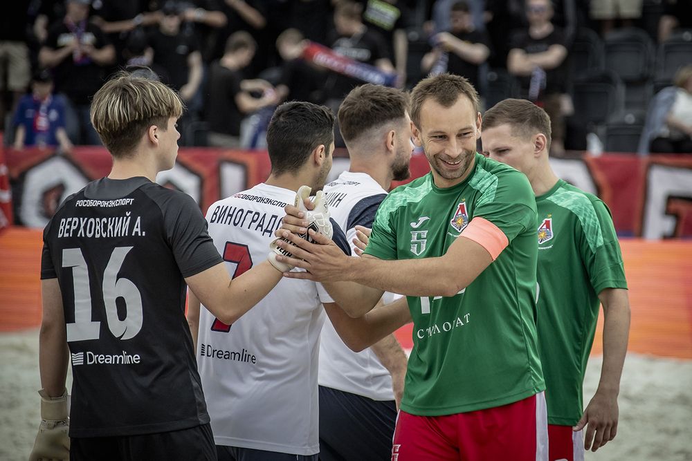 Второй этап OLIMPBET Чемпионата России 2026 по пляжному футболу: ЦСКА - \"Локомотив\" - 4:4 (4 : 5 пенальти).