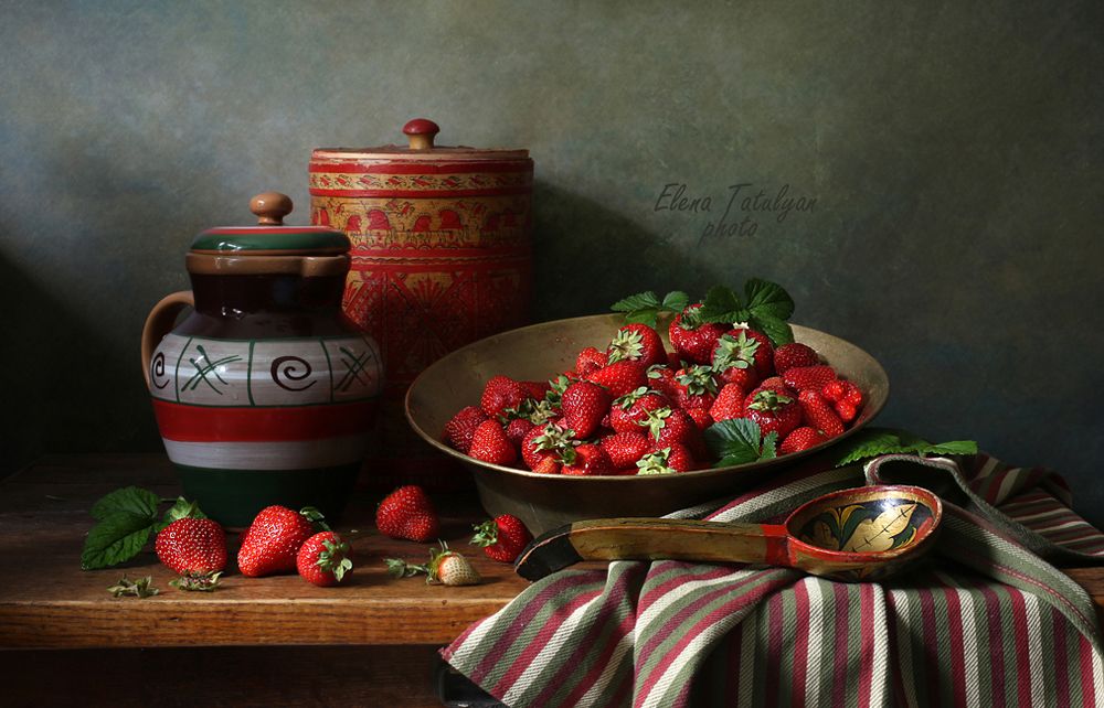 С садовой земляникой