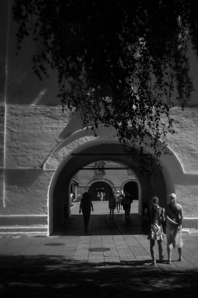 Suzdal. Between Light and Memory.