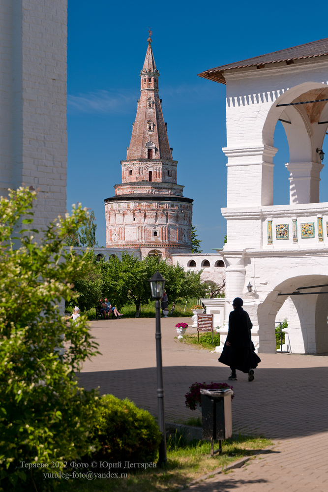 Иосифо-Волоцкий монастырь в Волоколамском районе.