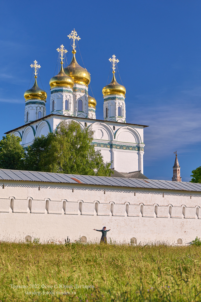 Иосифо-Волоцкий монастырь в Волоколамском районе.