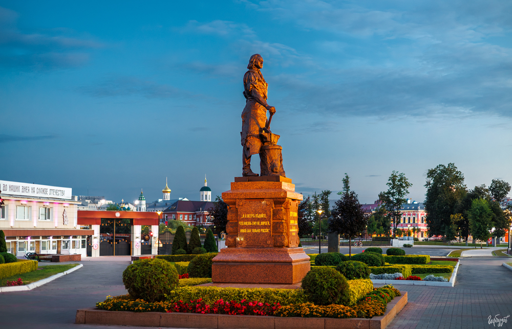 Памятник Петру Первому в Туле
