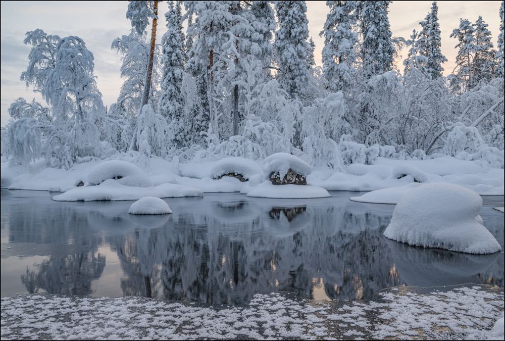 Холодное утро на северной реке