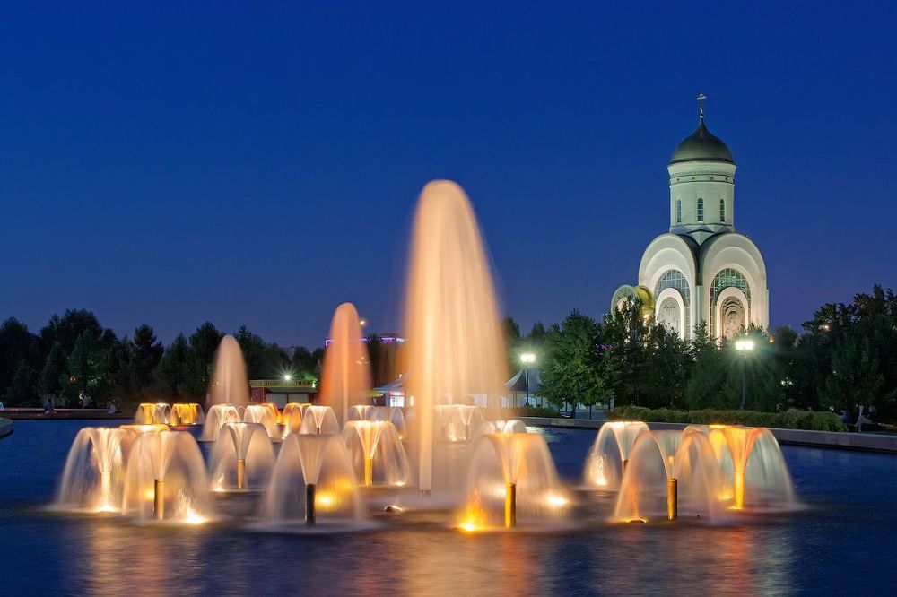Несколько видов с Поклонной горы