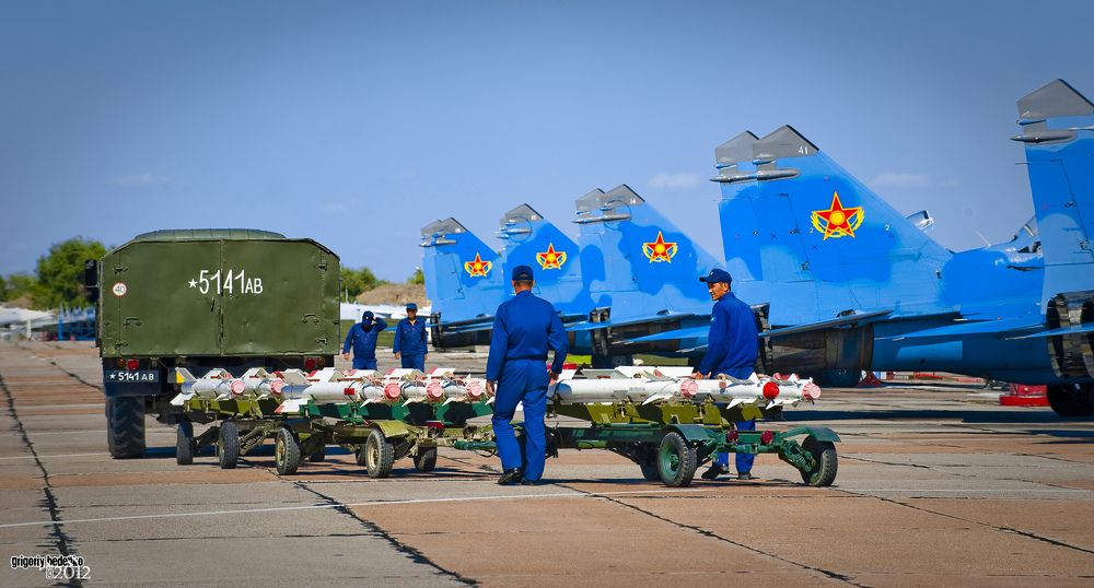 Ракеты Р-73 класса "воздух-воздух" с инфракрасной системой наведения, главное оружие Миг-29.