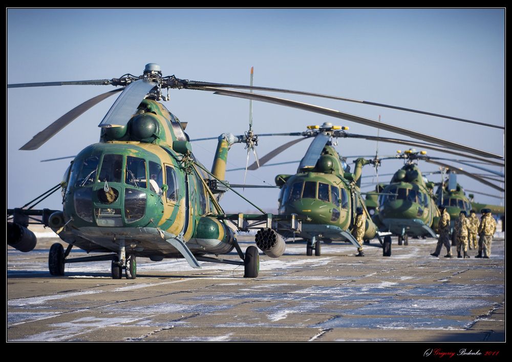 Транспортные "Ми-8 МТВ" и "Ми-171" становятся не менее грозными, при навеске на них вооружения.