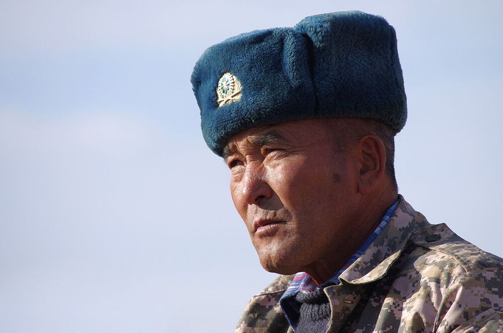 Работник национального парка... ездит на "русский джипа", то бишь Ниве :)