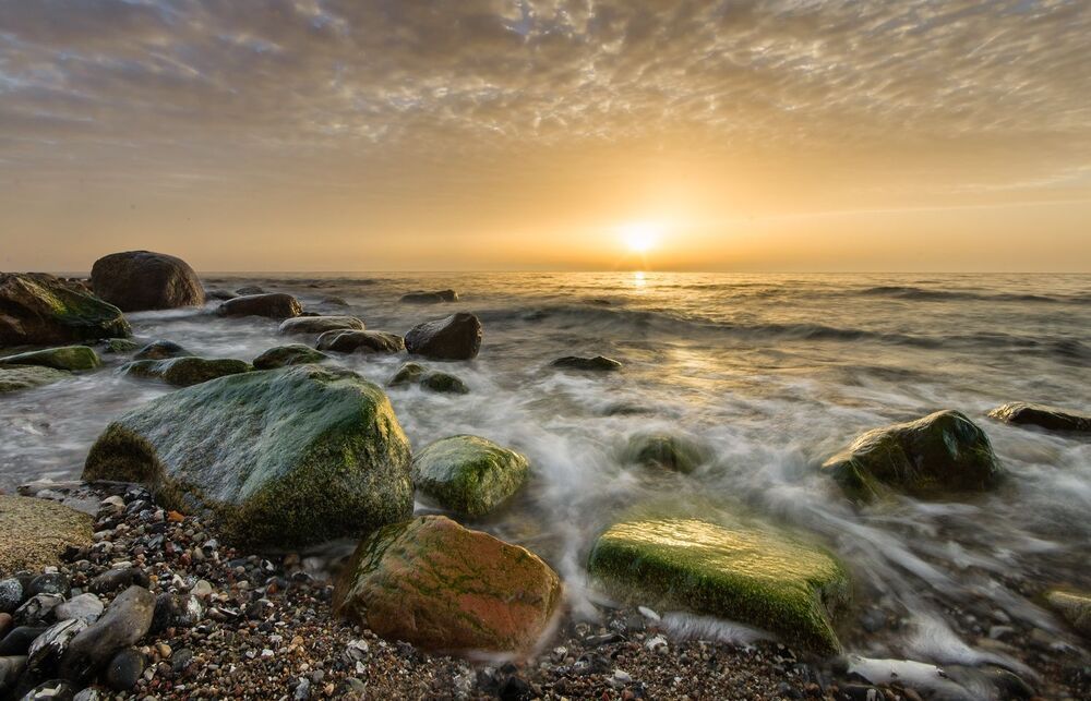 Baltic waves and stones