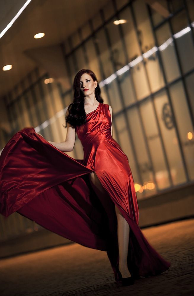 Lady in Red   (Фотограф: Юрий Журавов)