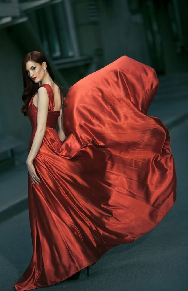 Lady in Red   (Фотограф: Юрий Журавов)