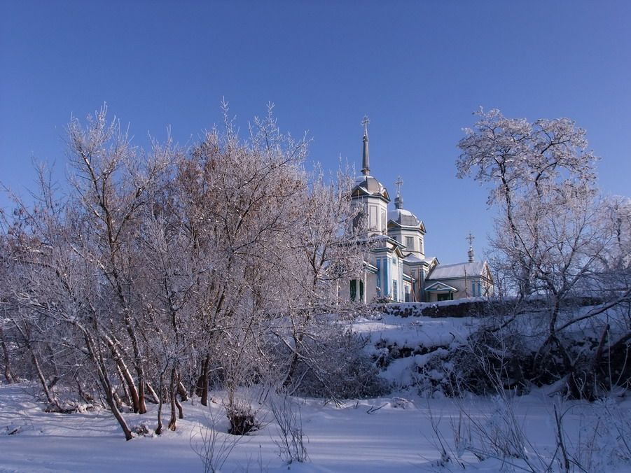 Зима!.. Крестьянин, торжествуя,   На дровнях обновляет путь
