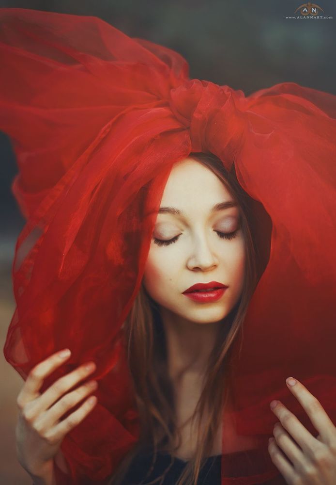 red bow