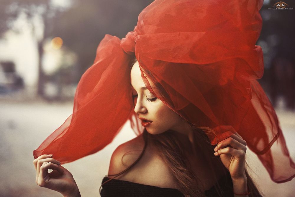 red bow