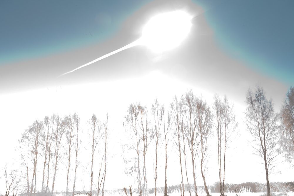 Я как обычно по пятницам, хожу в свое излюбленное место фотографировать, вот и сегодня я не пропустил этот день... Все было спокойно и размерено, над рекой подымался пар, солнышко еще не встало. И тут.... описать это словами просто не возможно, это просто незабываемо! вспышка, затем резкое увеличение в размерах эпицентра и его покраснение, в мгновение, кожей ощутил жар.