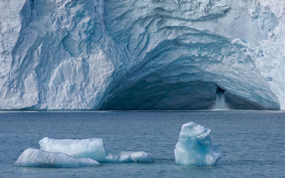 Ледовая шапка Austfonna на острове Nordaustlandet (Северо-Восточная Земля). Архипелаг Svalbard (Шпицберген), Норвегия.