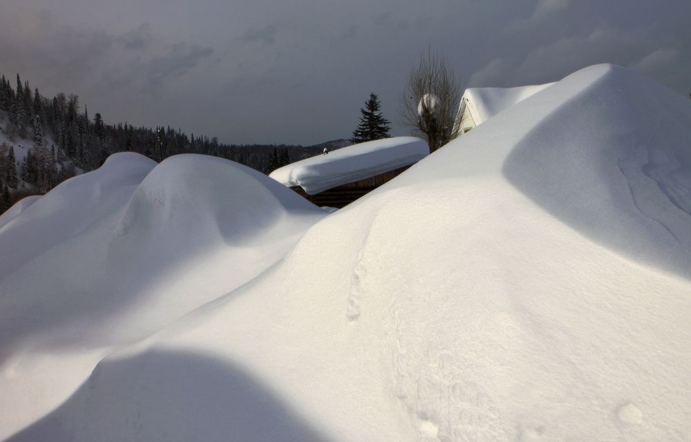 Это в городе тепло и сыро, а за городом...